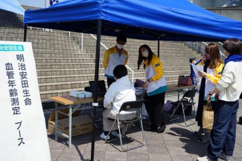 カマタマ健康診断! 血管年齢測定ブース