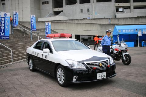 警察車両展示